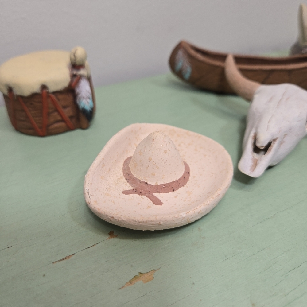 Ceramic Southwestern Miniatures DecorHat, Moccasins, Canoe, Drum, Wagon, Skull - Picture 3 of 7